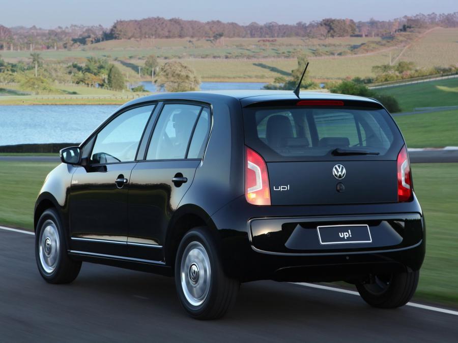  Volkswagen up! Black 2014 года  (BR) (фото 2 из 9)